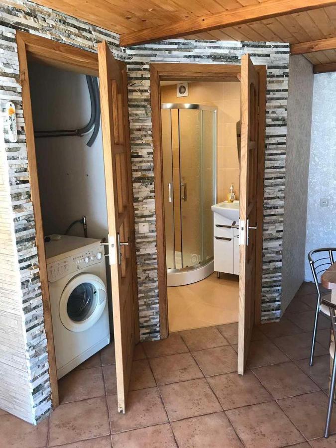 Vacation Home Yabluniv Extérieur photo